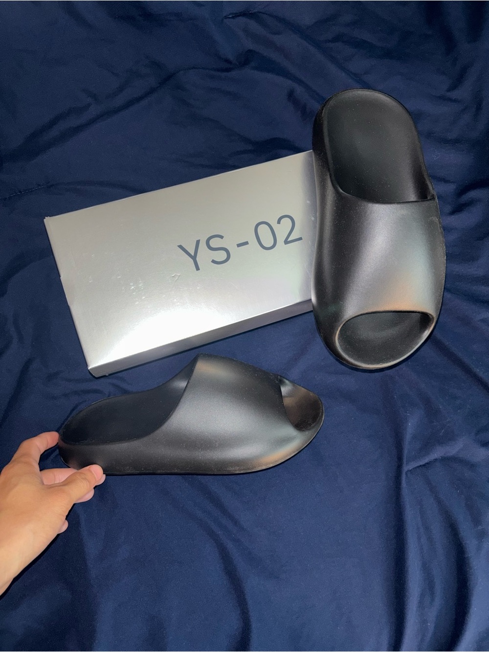 Yeezy Metallic Silver Box with Bold Black Logo - Picture 2 of 3